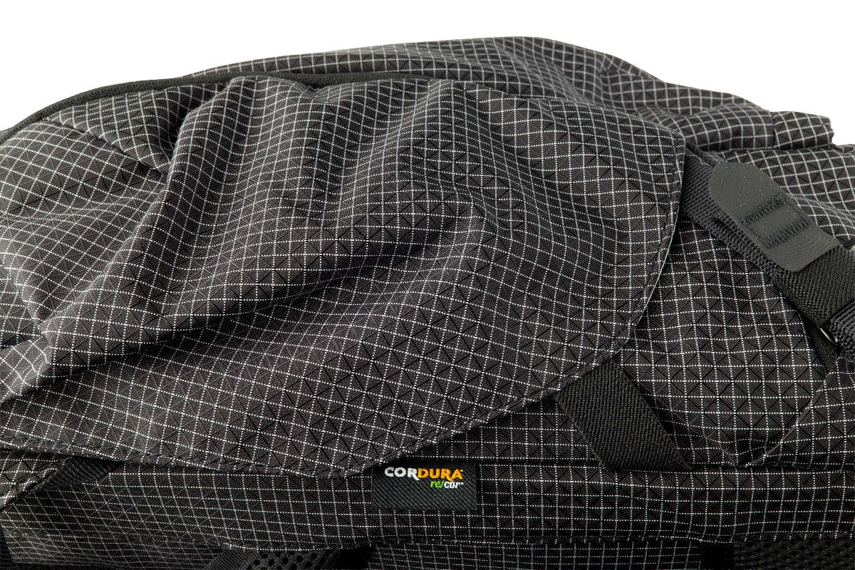 Фоторюкзак Shimoda Sidecountry 32 Black/White 520-354 прочные влагостойкие материалы