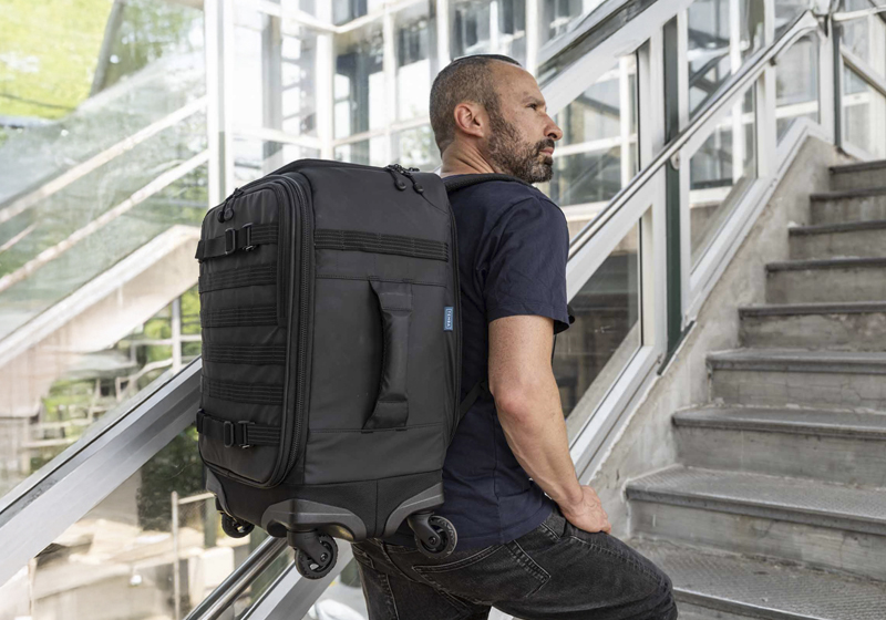 Чемодан-рюкзак на колёсах Tenba Axis 28L Spinner 