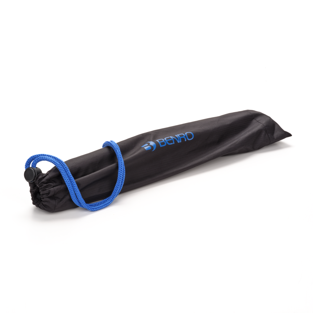 В комплекте с штативом Benro Super Slim удобный чехол для переноски и защиты штатива.